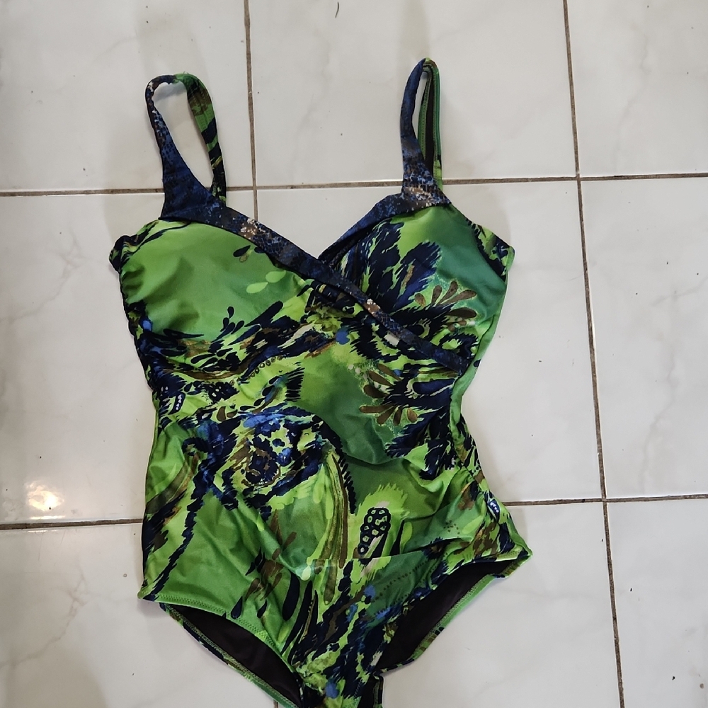 Green & Blue Women's One-Piece Swimsuit